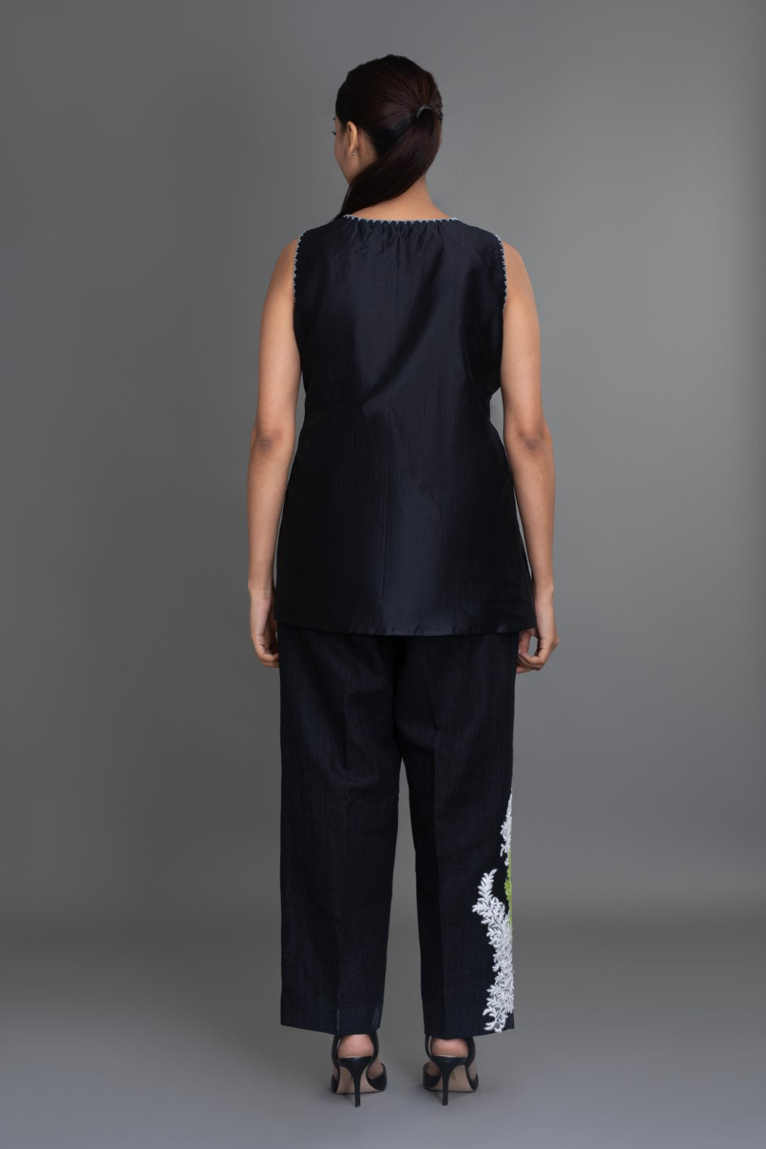 Honeycombed Obsidian sleeveless Top
